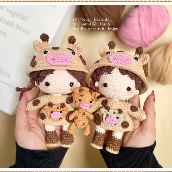 . Giraffe doll